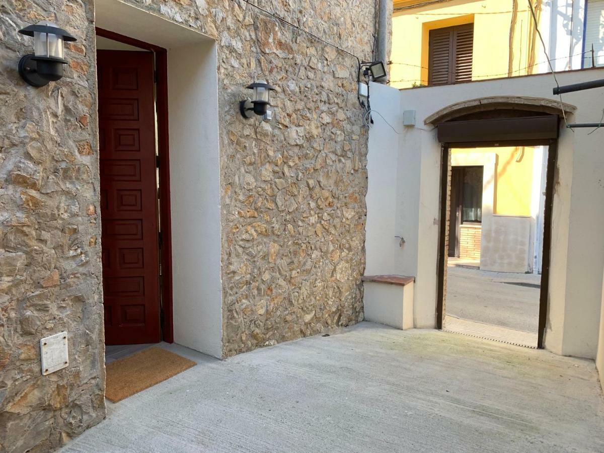 Pintor Massanet - Casa De Piedra Adaptada En Lescala L' Escala Екстериор снимка